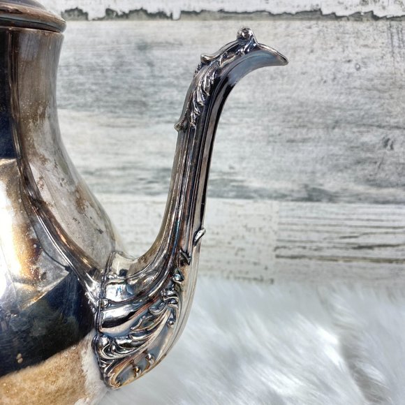 Vintage WM Rogers Silver-Plate Coffee Pot Pitcher - Picture 4 of 13